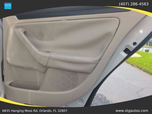 Used 2010 Volkswagen Jetta SE FWD image 21