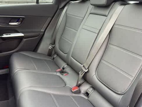 Used 2026 Mercedes-Benz GLC 300 4MATIC image 29