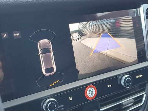 Used 2025 Porsche Macan image 34