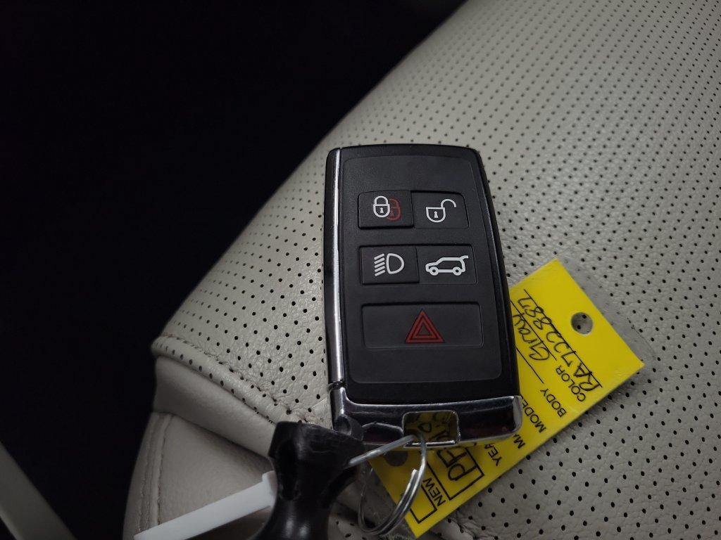 Used 2024 Jaguar F-PACE R-Dynamic S AWD/4WD image 27