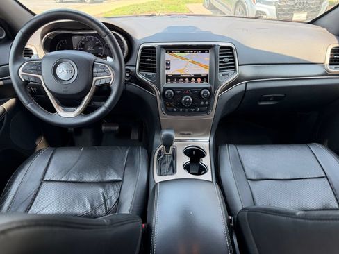 Used 2017 Jeep Grand Cherokee Limited w/ Luxury Group II AWD/4WD image 19