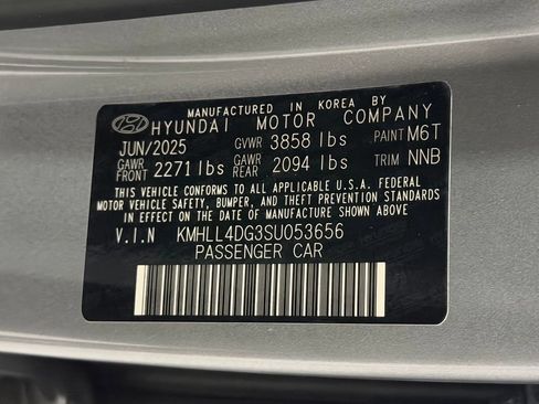 Used 2025 Hyundai Elantra SE FWD image 24