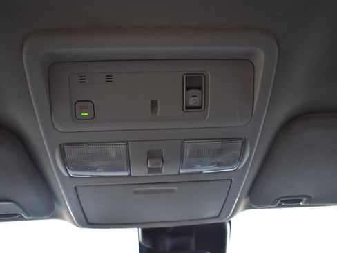 Used 2021 Nissan Titan SV w/ SV Convenience Package image 45