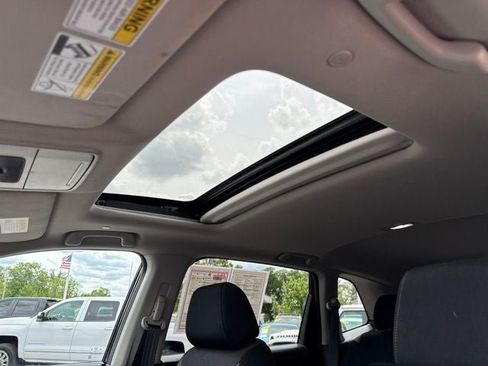 Used 2025 Honda CR-V EX image 16