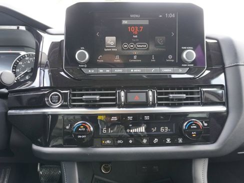 Used 2024 Nissan Pathfinder SV FWD image 13