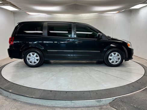 Used 2014 Dodge Grand Caravan American Value Package w/ UConnect Hands-Free Group image 6