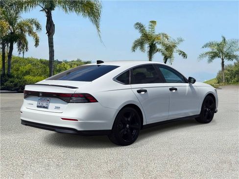 Used 2024 Honda Accord Sport image 4