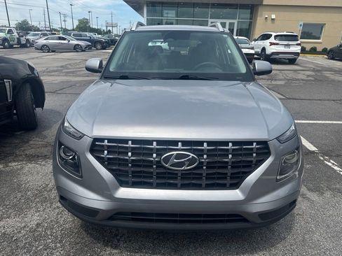 Used 2024 Hyundai Venue SEL FWD image 5