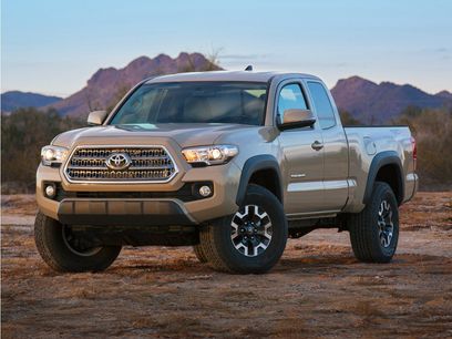 Used 2016 Toyota Tacoma SR5 w/ SR5 Appearance Package (SN)