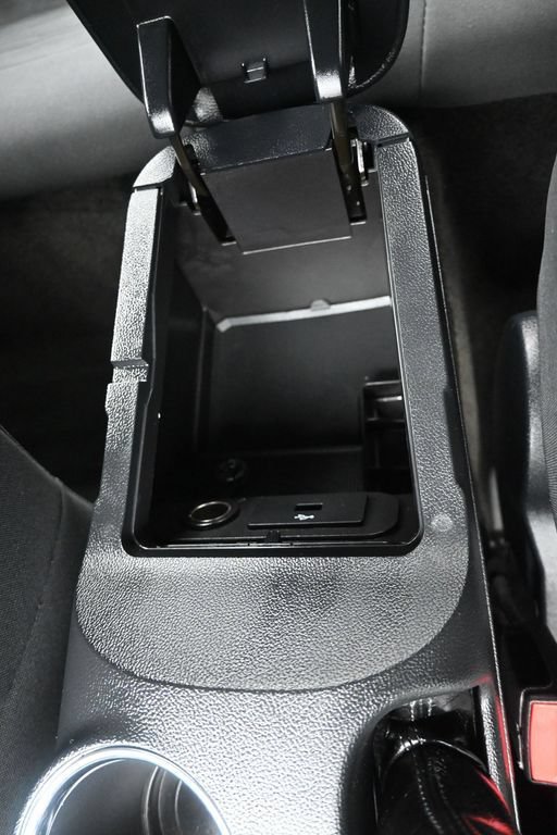 Used 2017 Ford Mustang Coupe RWD image 21