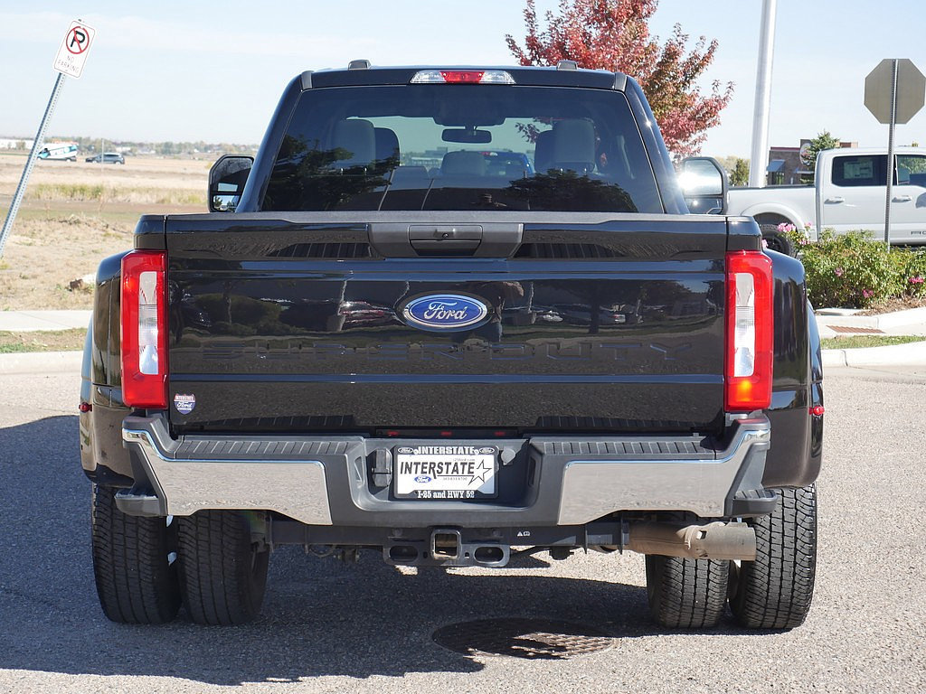 Used 2023 Ford F350 XLT AWD/4WD image 5