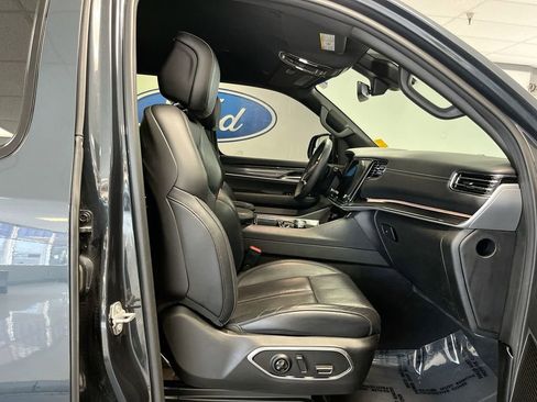 Used 2022 Jeep Wagoneer Series I image 22