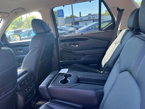 New 2025 Honda Pilot EX-L image 23