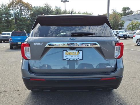 Certified 2022 Ford Explorer XLT image 6