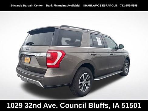 Used 2018 Ford Expedition XLT w/ Equipment Group 202A AWD/4WD image 7