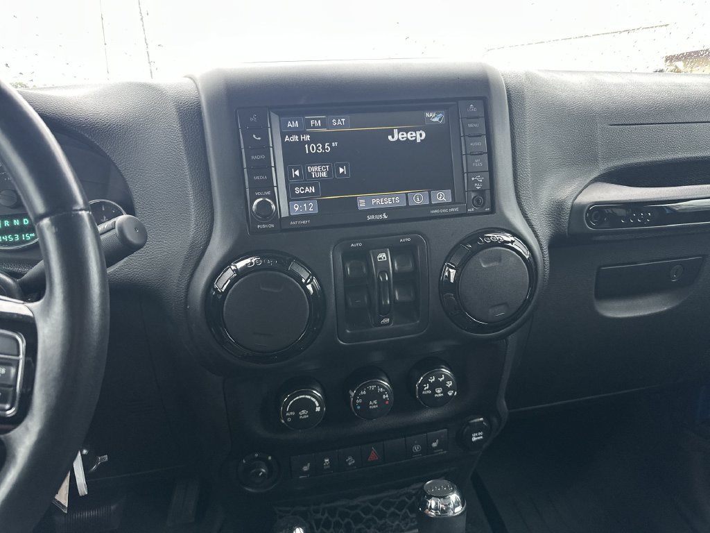 Used 2015 Jeep Wrangler Unlimited Sahara AWD/4WD image 13