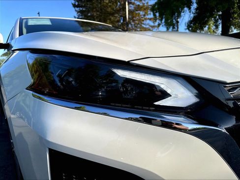 Used 2023 Nissan Altima 2.5 SL FWD image 31