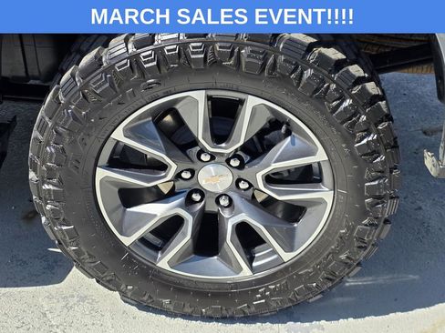 Used 2024 Chevrolet Silverado 1500 LT image 34