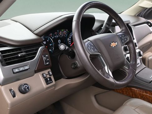 Used 2020 Chevrolet Tahoe Premier RWD image 12