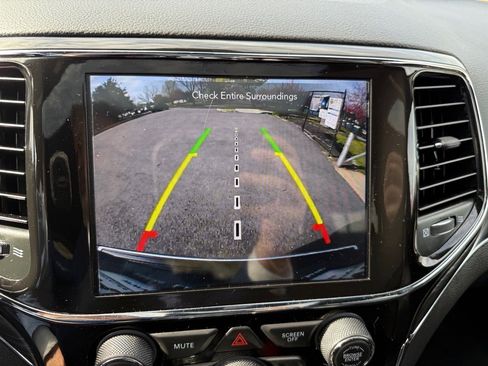 Certified 2021 Jeep Grand Cherokee Limited image 24