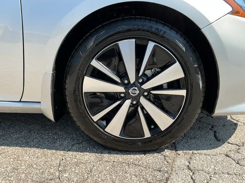 Used 2022 Nissan Altima 2.5 SL FWD image 12