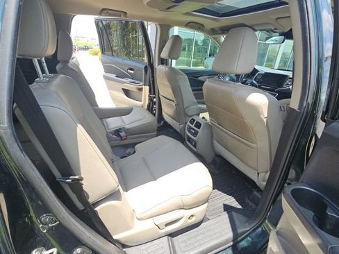 Used 2019 Honda Pilot Touring image 17