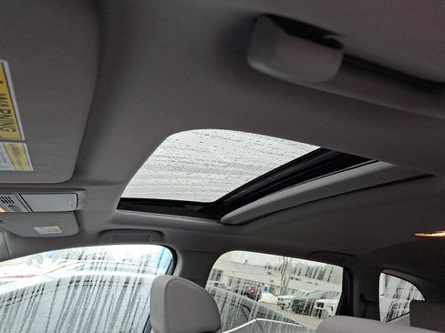 Used 2017 Honda CR-V Touring image 14