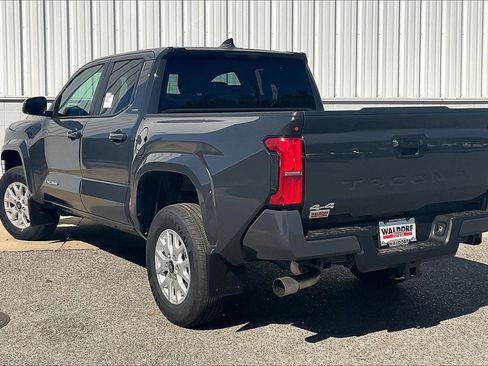 New 2025 Toyota Tacoma SR5 image 3