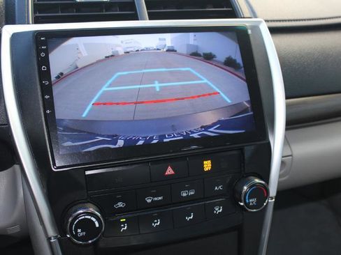 Used 2016 Toyota Camry LE image 27