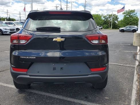 Used 2021 Chevrolet TrailBlazer LS FWD image 4