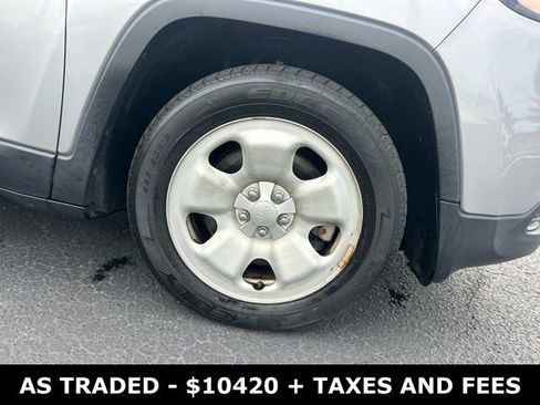 Used 2017 Jeep Cherokee Sport image 8