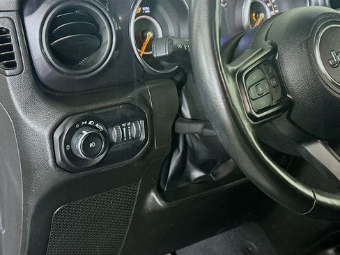 Used 2022 Jeep Wrangler Unlimited Sport AWD/4WD image 16