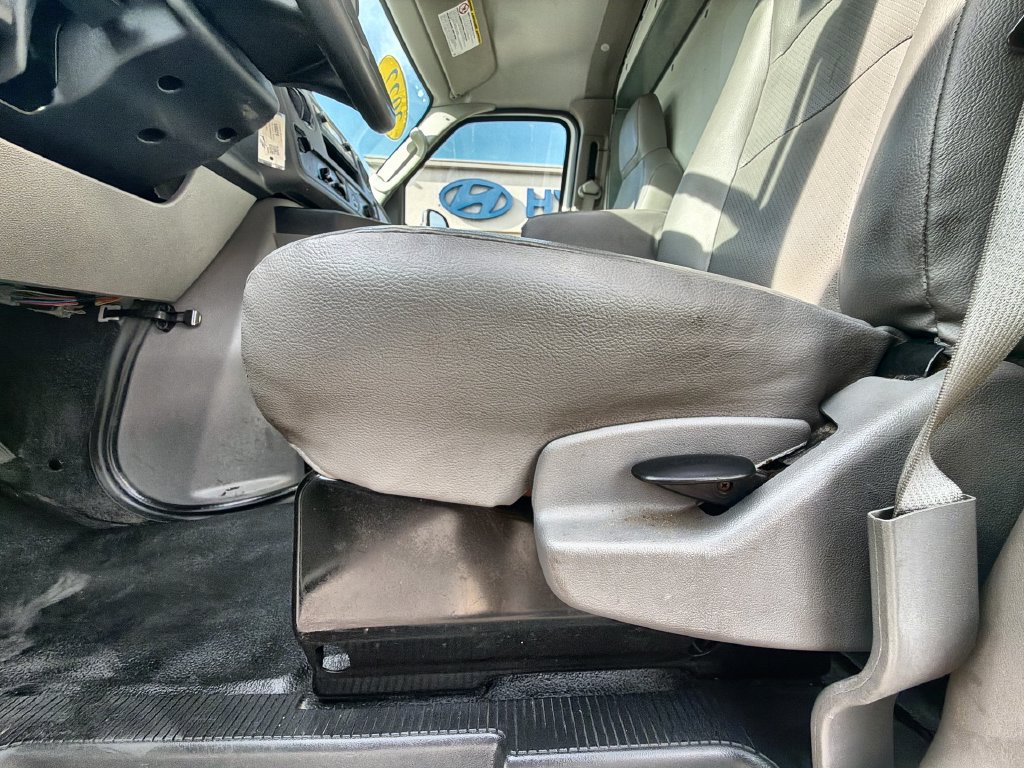 Used 2022 Ford E-350 and Econoline 350 Super Duty RWD image 14