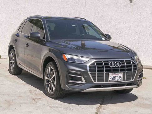 Used 2021 Audi Q5 2.0T Premium w/ Convenience Package AWD/4WD image 3