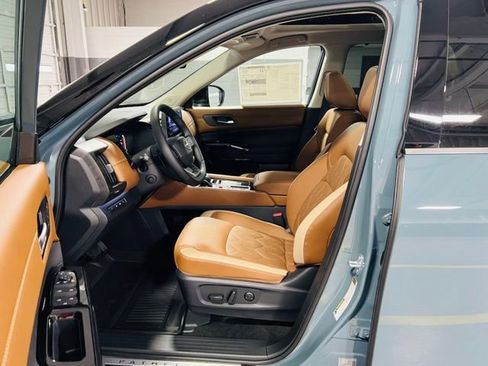 New 2026 Nissan Pathfinder Platinum FWD image 25
