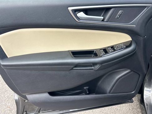Used 2020 Ford Edge SEL w/ Convenience Package AWD/4WD image 18