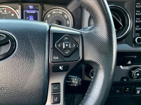 Used 2020 Toyota Tacoma TRD Sport w/ Technology Package image 23