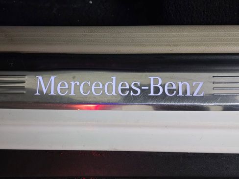 Used 2022 Mercedes-Benz GLC 300 4MATIC w/ Premium Package Lite image 17