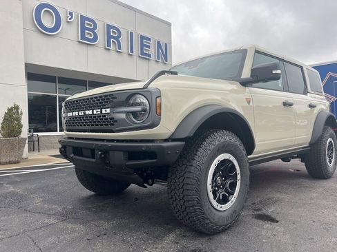 New 2025 Ford Bronco Badlands AWD/4WD image 1