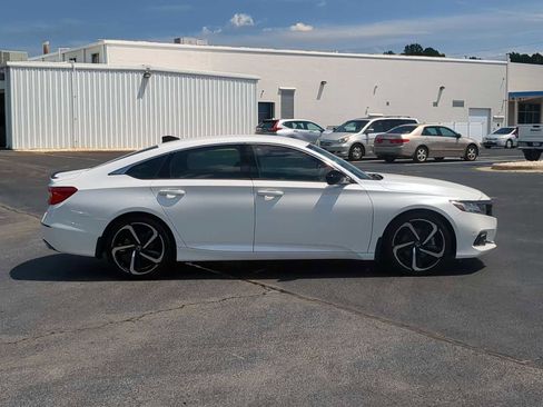 Used 2022 Honda Accord Sport image 9