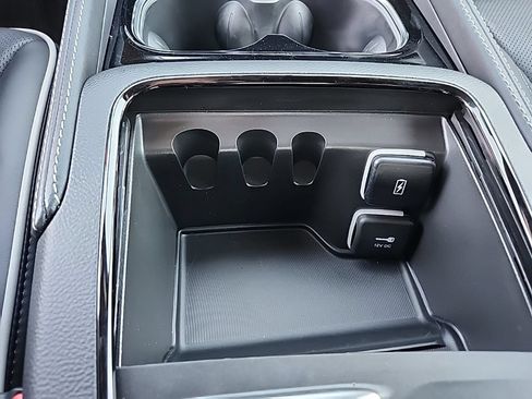 New 2026 Chrysler Pacifica Limited AWD/4WD image 10