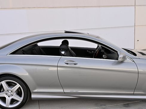 Used 2010 Mercedes-Benz CL 550 4MATIC image 39
