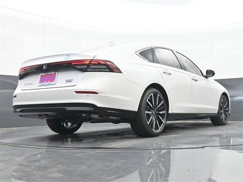 Certified 2025 Honda Accord Touring image 34