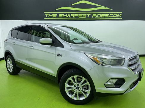 Used 2017 Ford Escape SE image 1
