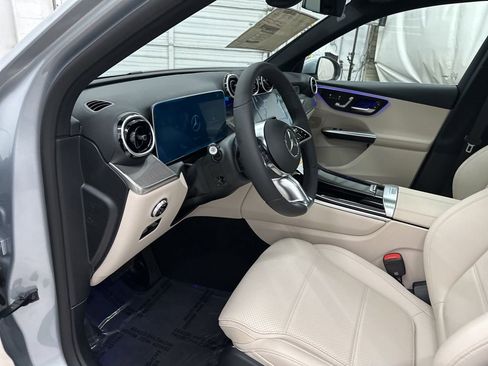 New 2026 Mercedes-Benz GLC 300 image 9