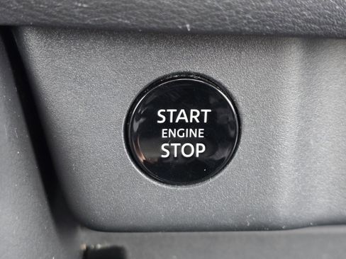 Used 2024 Nissan Rogue SV w/ SV Premium Package image 31