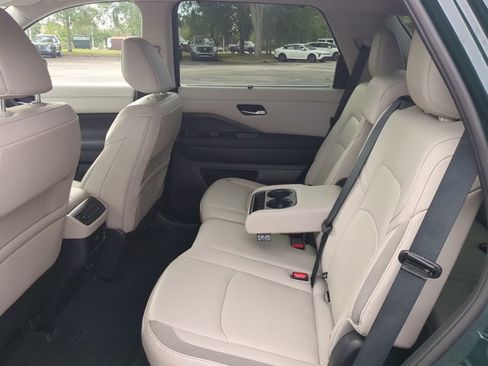 Certified 2025 Nissan Pathfinder SL FWD image 14