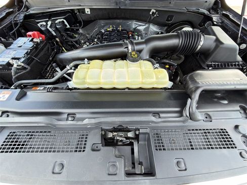 Used 2021 Ford Expedition XLT image 31