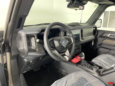 New 2025 Ford Bronco 2-Door image 2