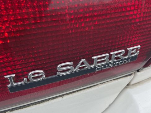 Used 2004 Buick Le Sabre Custom image 27